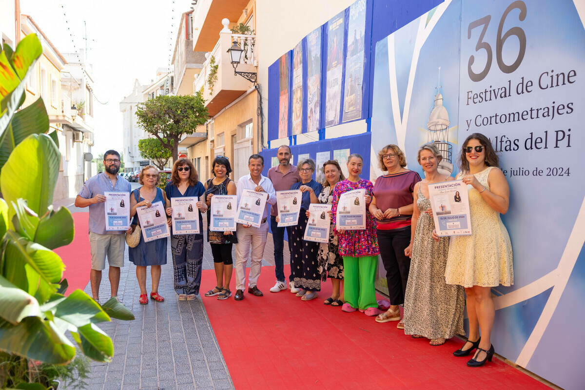 La escritora Ana Lena presenta en el Festival de Cine 'La niña del sombrero azul' el sábado en The Comm