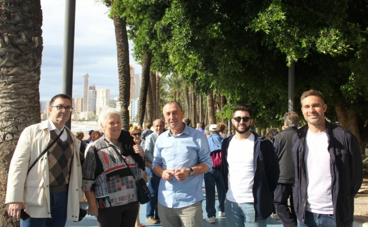 Joan Baldoví visita Benidorm en festes:  “Benidorm és l’emblema del turisme a l’Estat Espanyol”