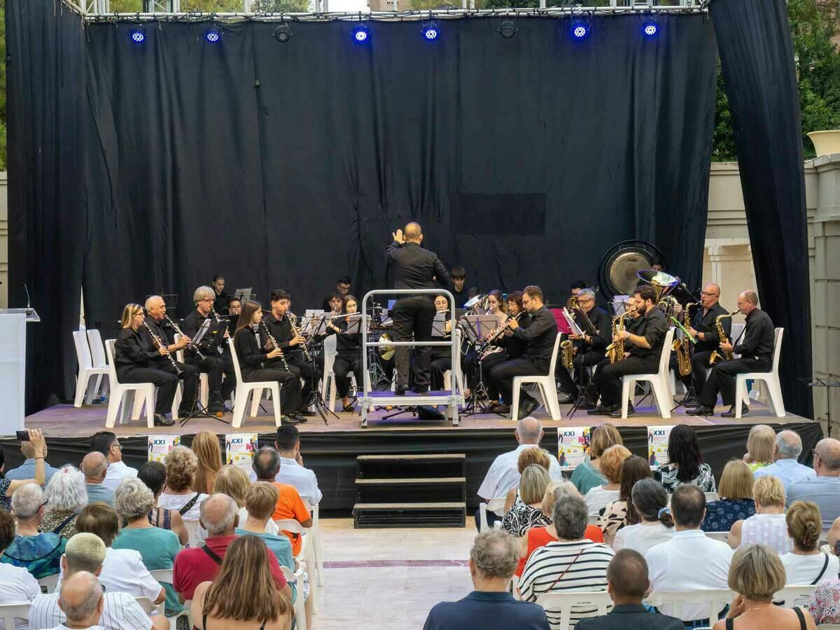 La SM l’Illa de Benidorm comparte escenario en Benidorm con la AM del Barrio del Cristo de l’Horta Sud