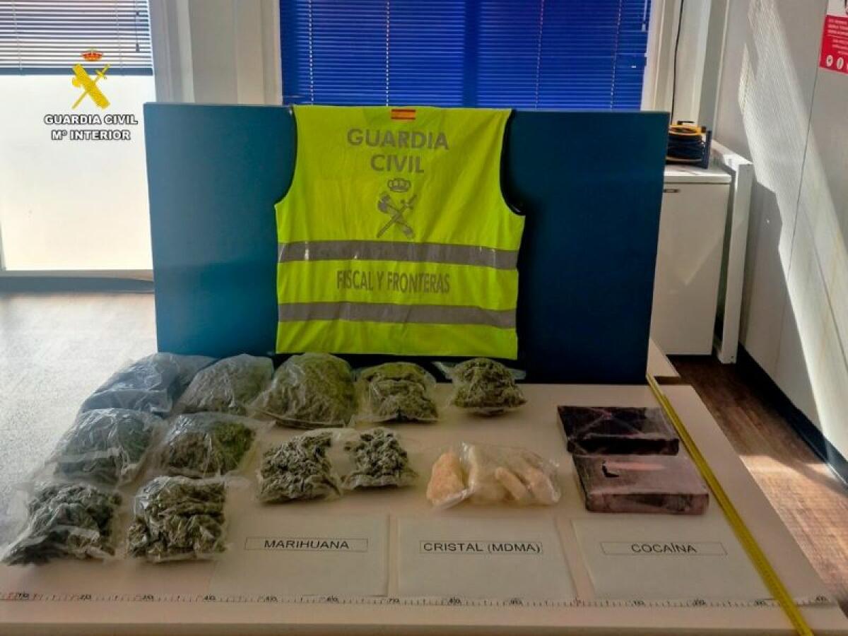Detenido intentando embarcar con más de cinco kilogramos de droga en el ferri de Denia a Ibiza