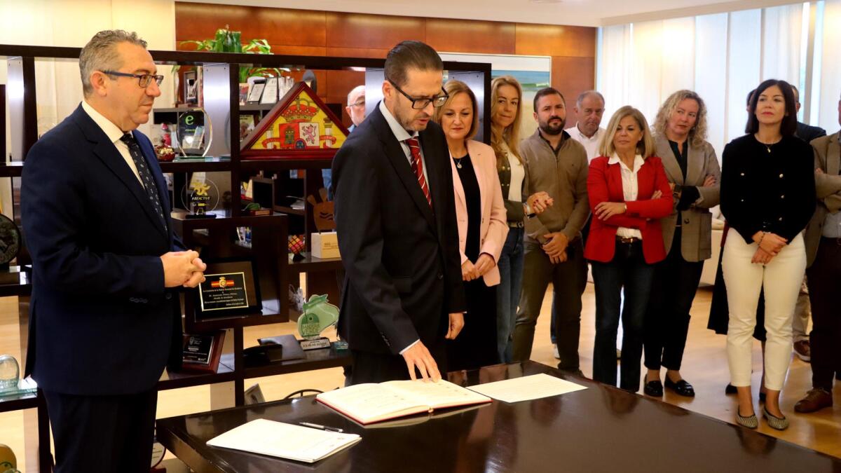 Vicent Ferrer Mas toma posesión como nuevo secretario general del Ayuntamiento de Benidorm