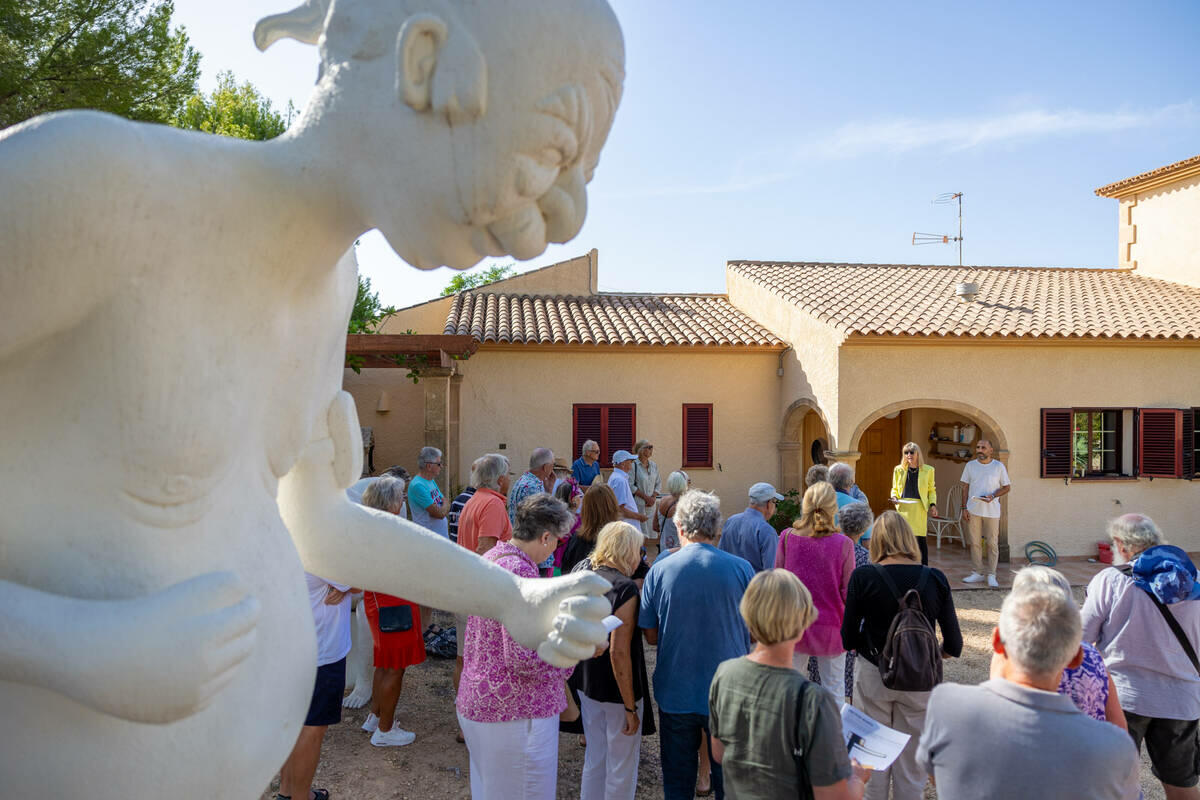 Exposición de Frutos María en el Jardín Klein-Schreuder con las Jornadas Hipano Noruegas de l’Alfàs