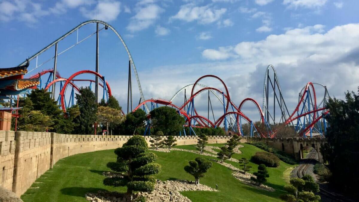 Cuándo abren Parque Warner, PortAventura, Puy du Fou o Terra Mítica en