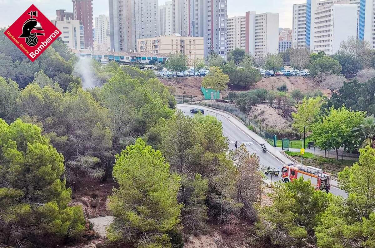 INCENDIO DE VEGETACIÓN EN BENIDORM