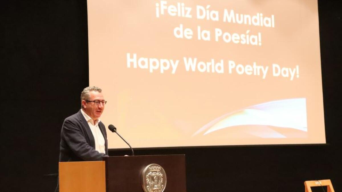 El Festival Internacional de Poesía reúne en su primer día a prestigiosos poetas de todo el mundo