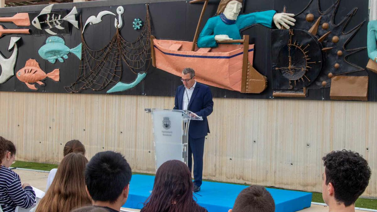 Benidorm rinde homenaje a Estellés en el Dia de les Lletres Valencianes