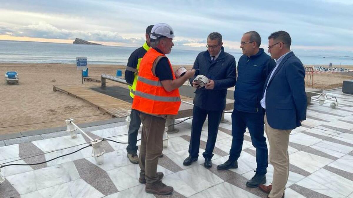 Benidorm inicia la renovación de la catenaria de Levante que afectará a 40 columnas, 80 proyectores y casi 1.600 puntos de luz