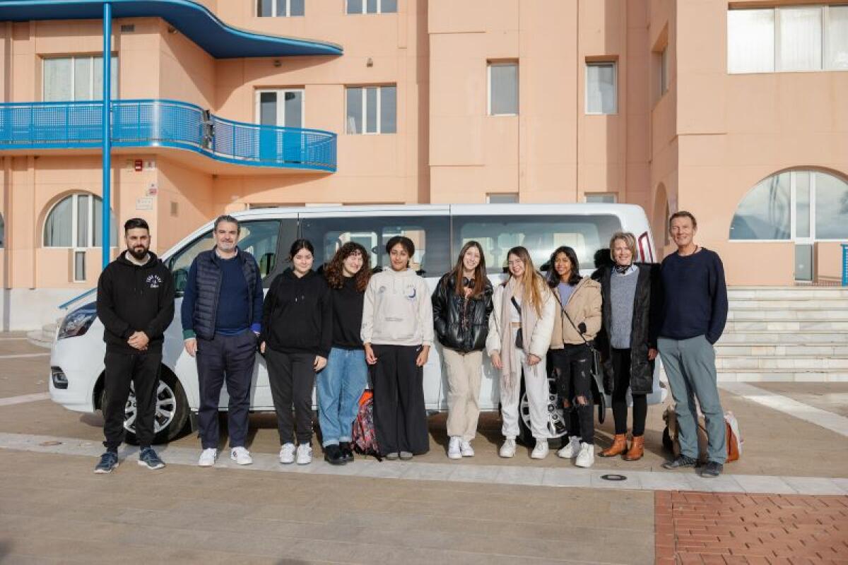 Una delegación juvenil viaja a la ciudad francesa de Lescar hermanada con l'Alfàs desde 1985 