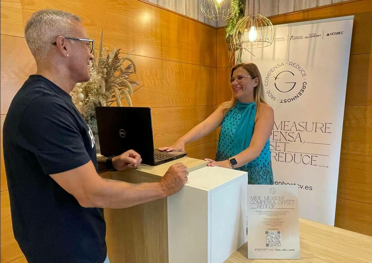 Medio centenar de hoteles de la Comunitat Valenciana favorecen la compensación de huella de carbono de sus clientes durante sus vacaciones