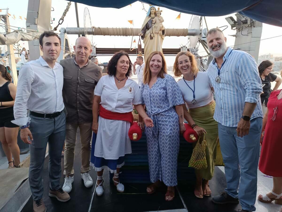 Villajoyosa celebra la festividad de la Virgen del Carmen con la típica procesión marinera frente a la costa