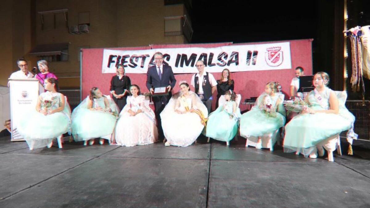 Imalsa II inicia sus fiestas con la coronación de su reina, la niña Valentina Rodríguez 