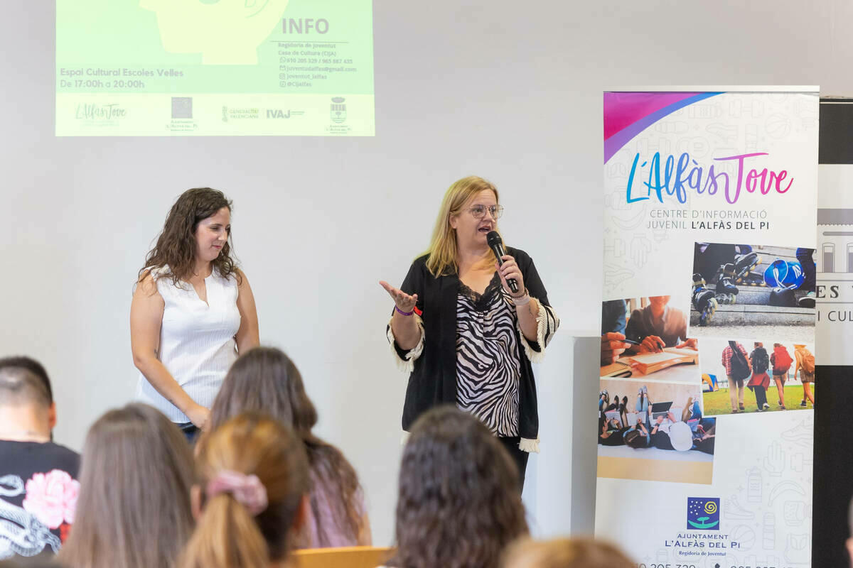 Cerca de medio centenar de personas participan en el Foro Jove sobre salud mental y trastornos alimenticios