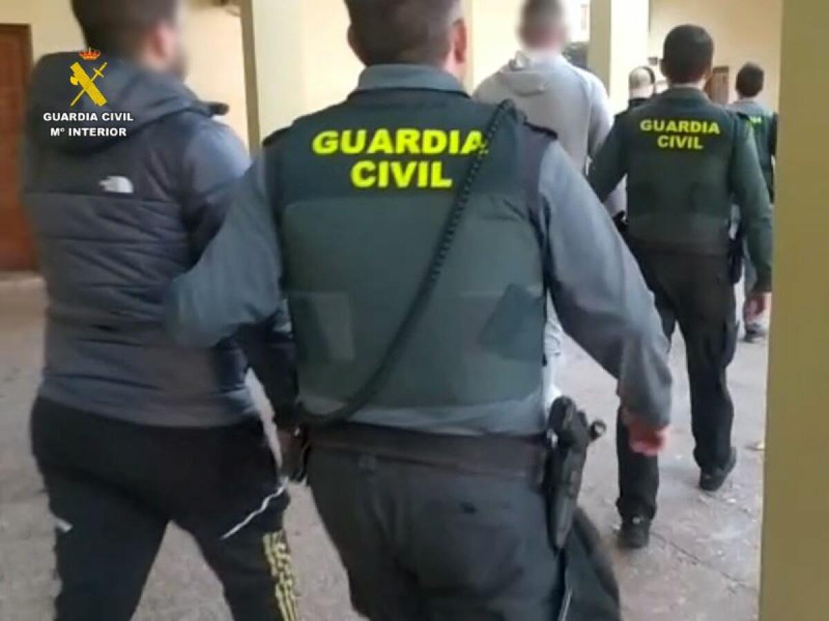 La Guardia Civil detiene a los autores de varios robos con violencia e intimidación en zonas de ocio de Jávea 