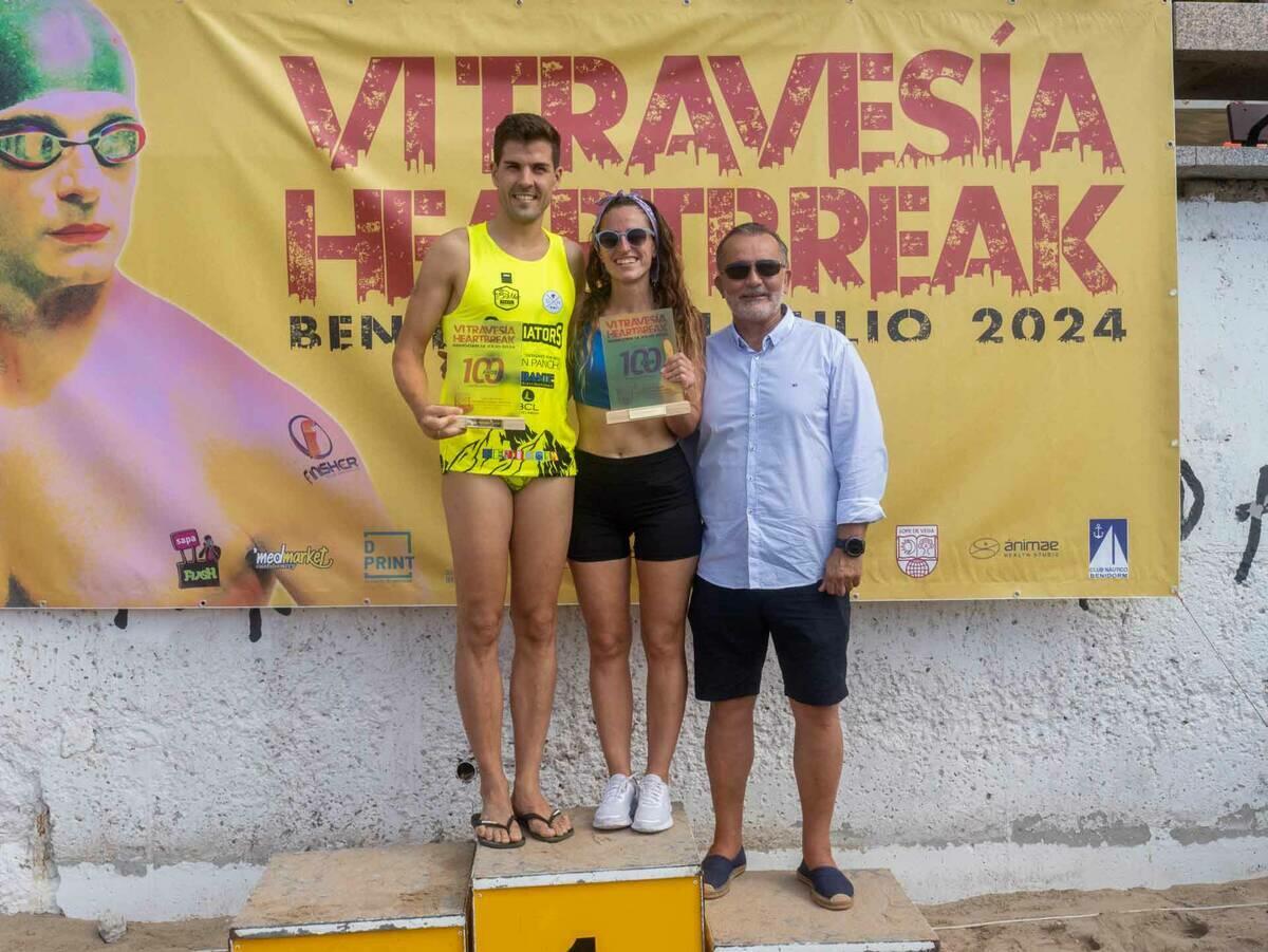 400 nadadores disfrutan en Levante de la Heartbreak Benidorm 