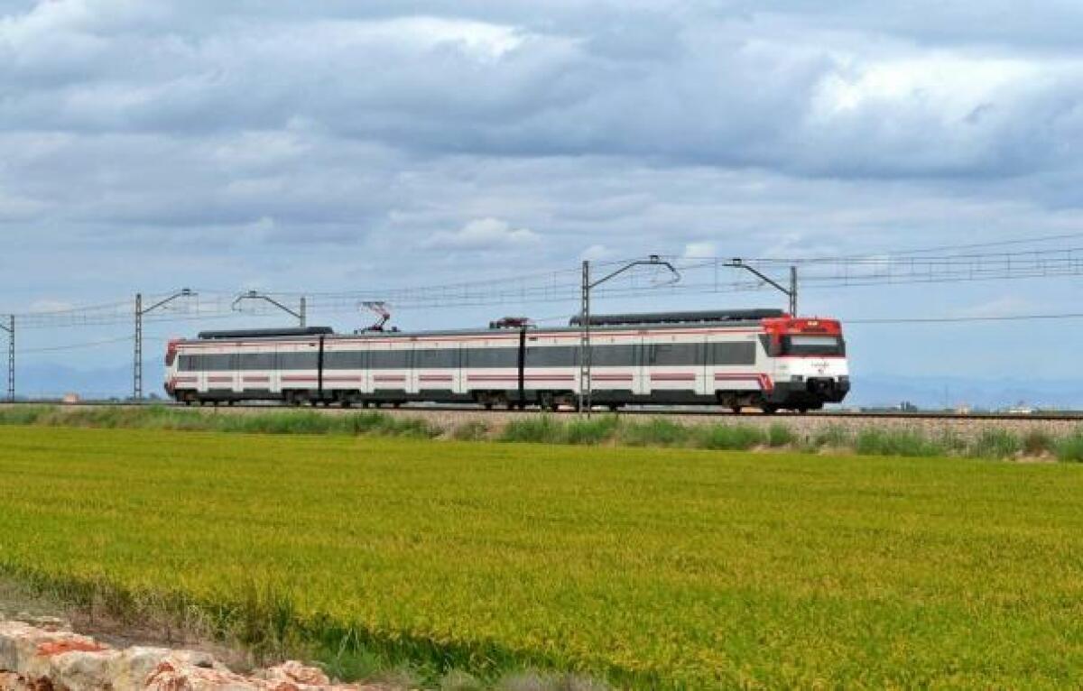 El Gobierno entierra el Tren de la Costa tras anunciar Ximo Puig un tranvía local