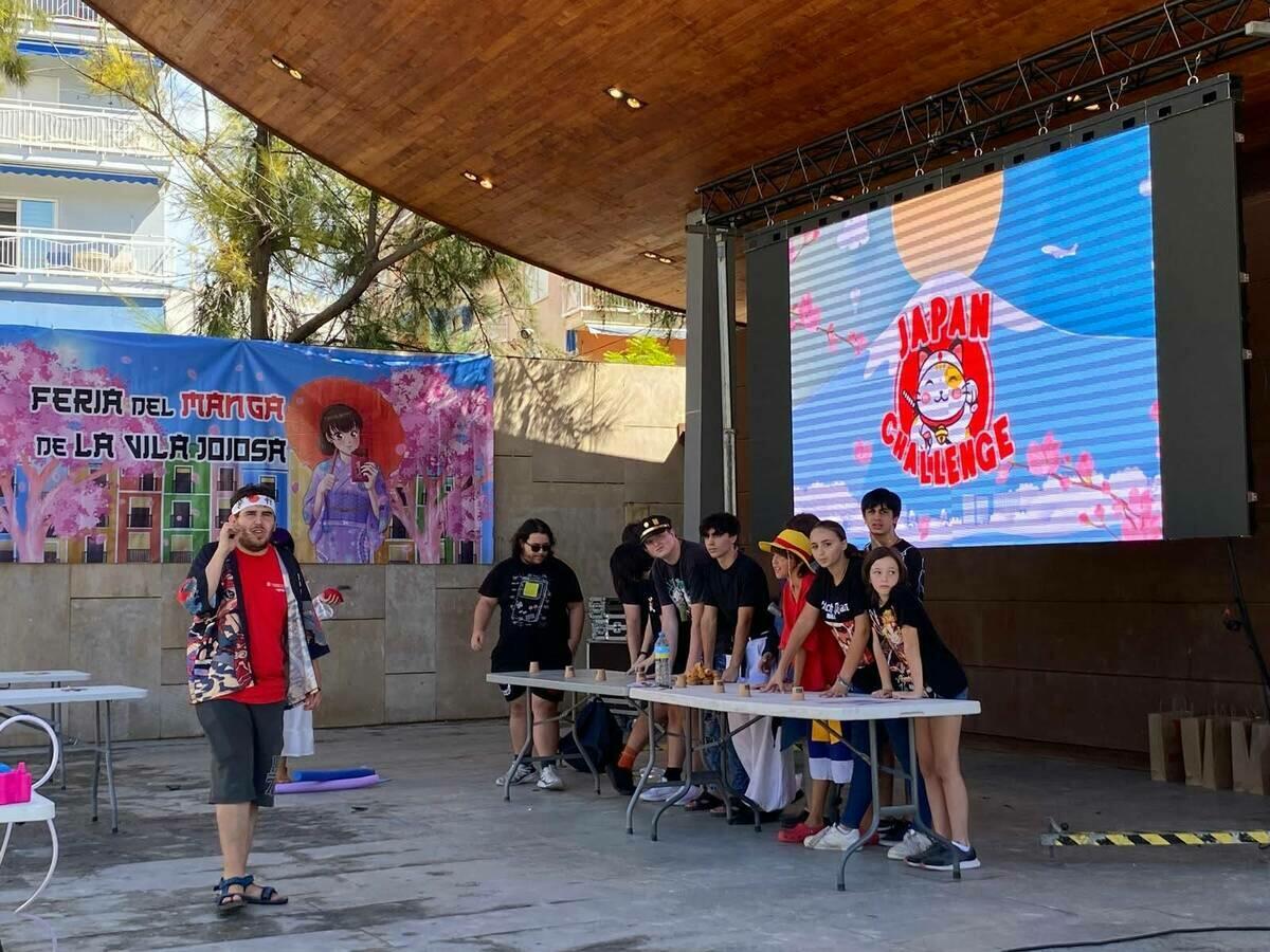 Centenares de aficionados disfrutaron de la multitud de actividades que se celebraron ayer en la cuarta edición de la Feria del Manga y Cultura Japonesa 