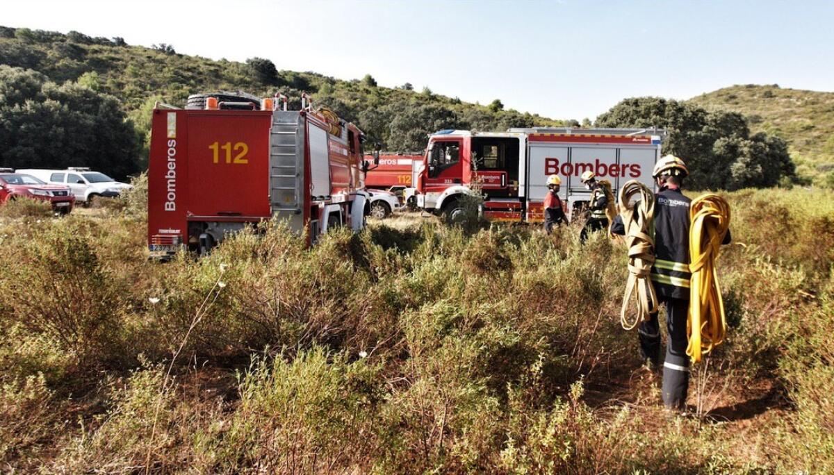 Los retenes de los bomberos de la Diputación reducen el alcance de cerca de 200 incendios declarados este verano en la provincia