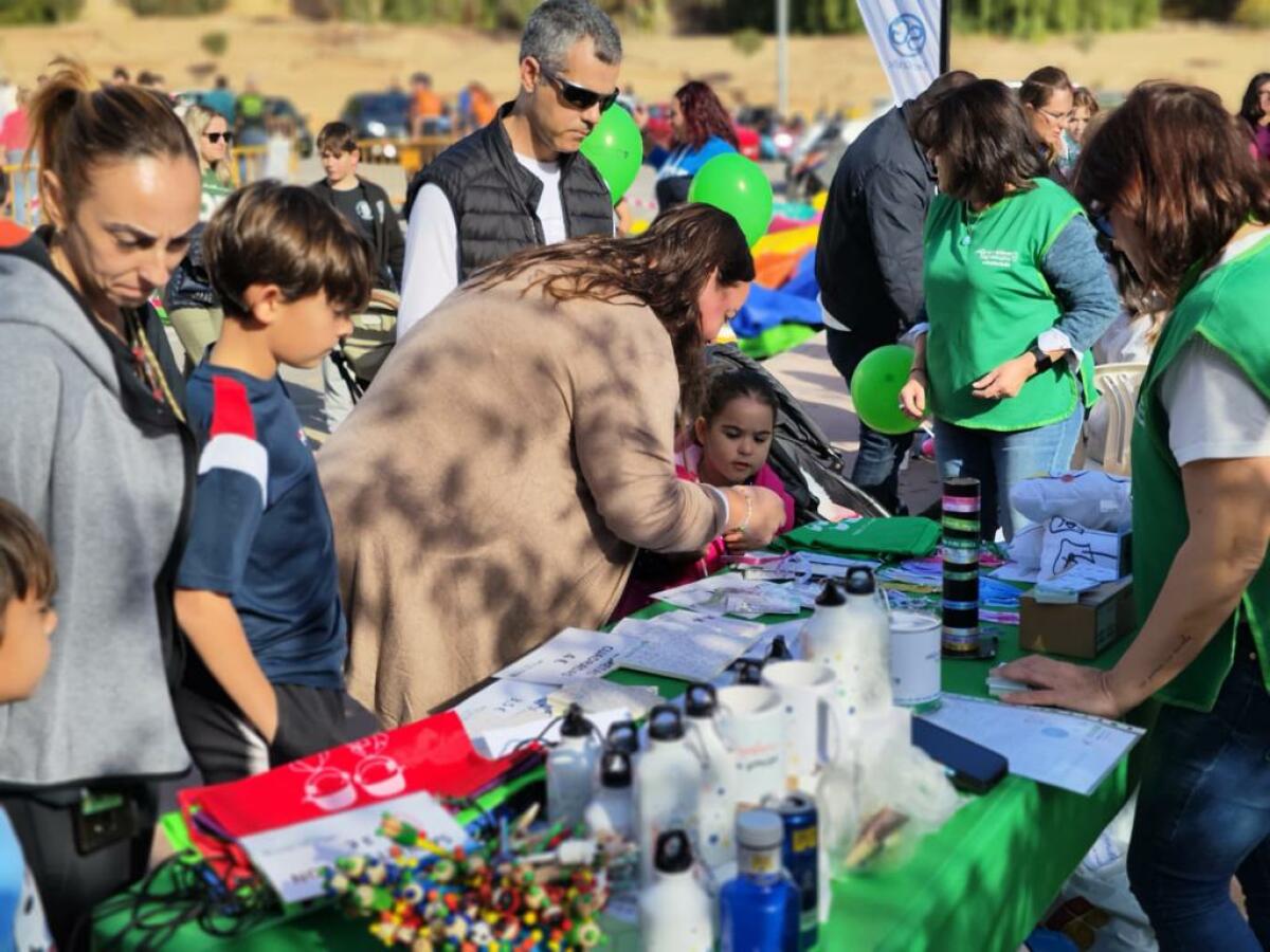 Más de 1.500 personas participan en una jornada solidaria contra el cáncer infantil en l'Alfàs del Pi 