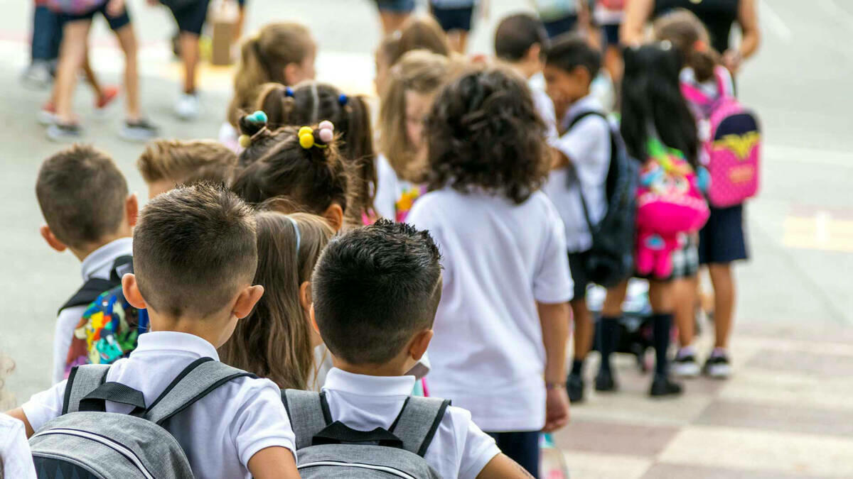 Educación comienza a entregar las 664 primeras ayudas a la compra de material escolar para niños de 3 a 5 años  