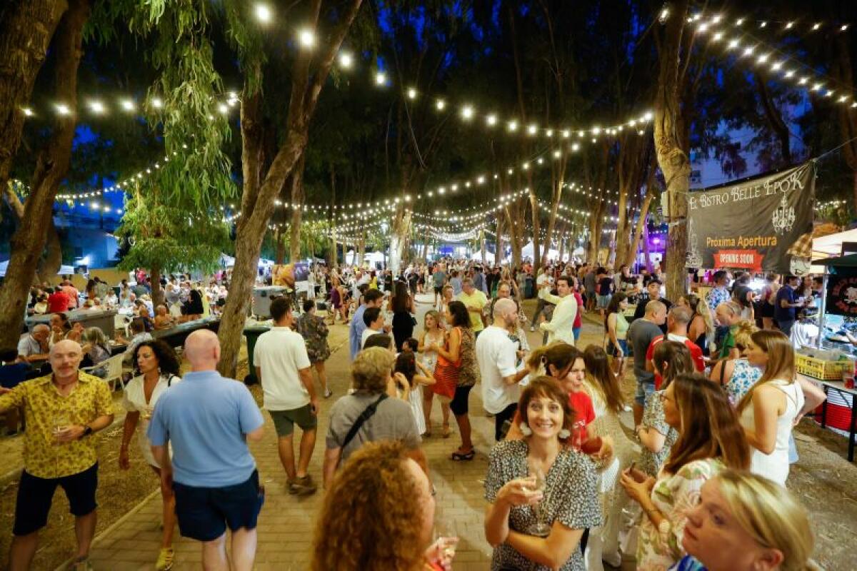 Más de 4.000 aficionados al vino y la gastronomía participan en el evento Albir Wine Lover 2023