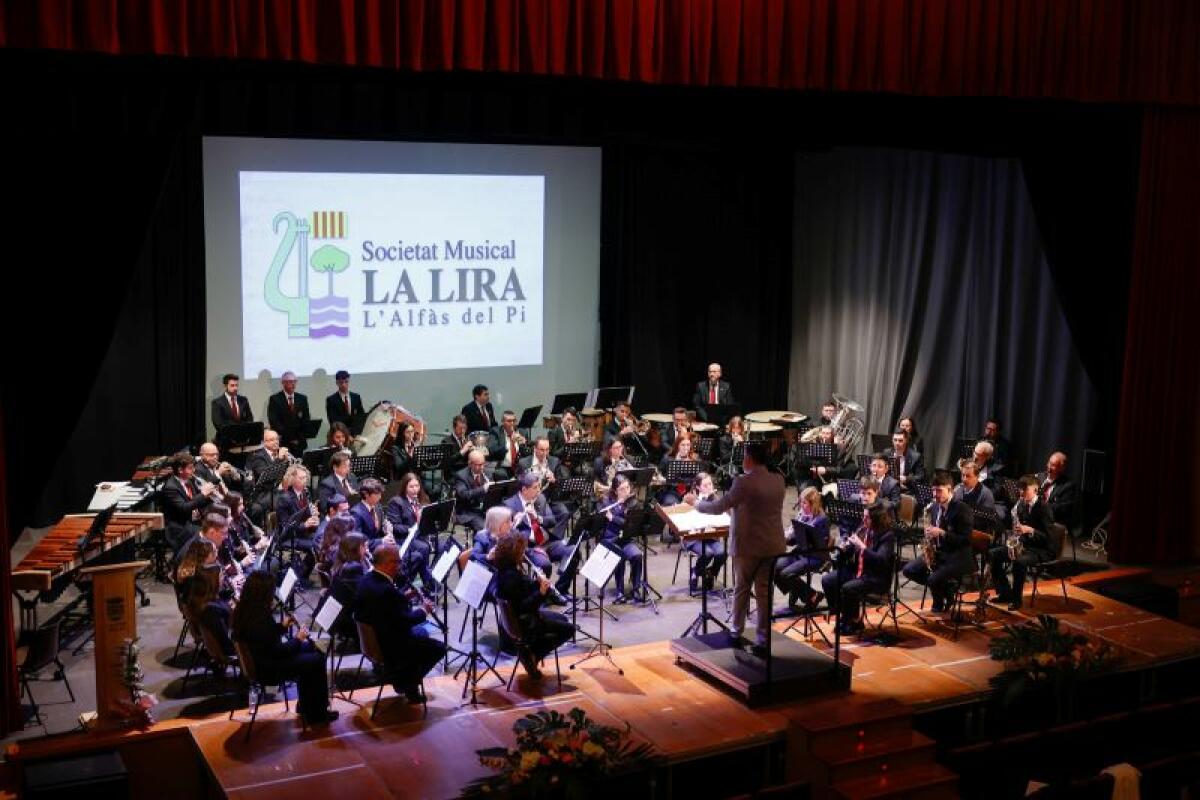 El Ayuntamiento de l’Alfàs y la Sociedad Musical La Lira renuevan su colaboración para el fomento de la cultura