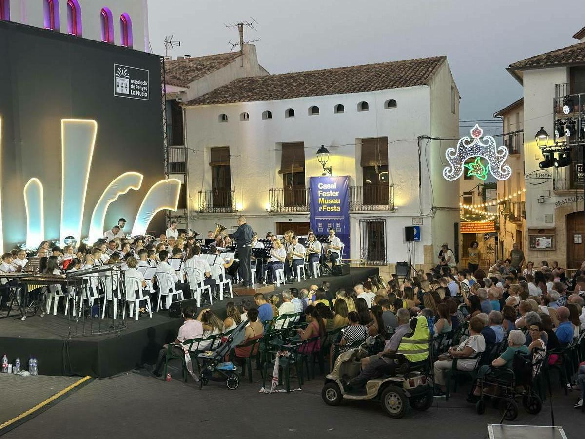 La Unió Musical La Nucia cumple 43 años con su “concert de festes”