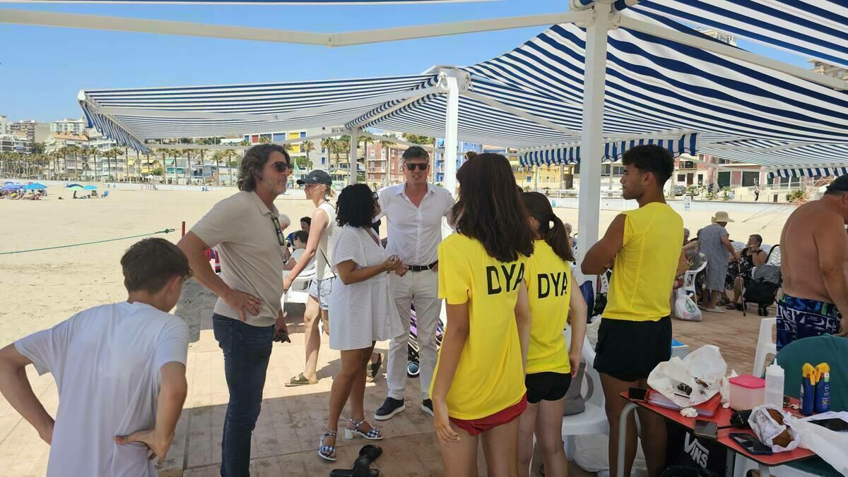 Más de 100 personas disfrutan de la playa accesible a diario