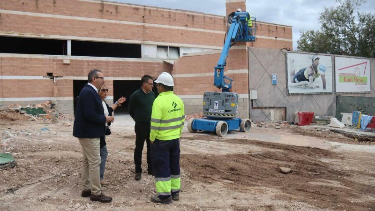 Las obras de ampliación del pabellón Raúl Mesa avanzan a buen ritmo un mes después del inicio