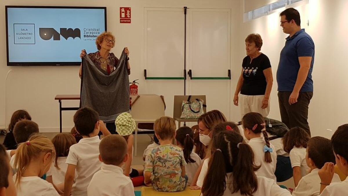El Ayuntamiento de la Vila Joiosa y el CEIP Mª Francisca Ruiz Miguel presentan el proyecto coeducativo ‘Bolic de contes’