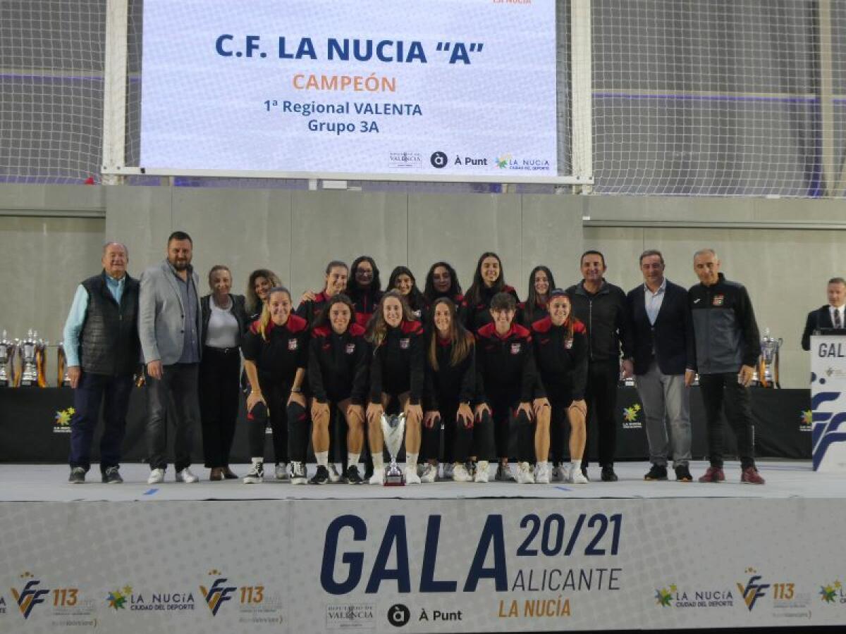 El femenino del CF La Nucía premiado en la “Gala del Fútbol Base Provincial”