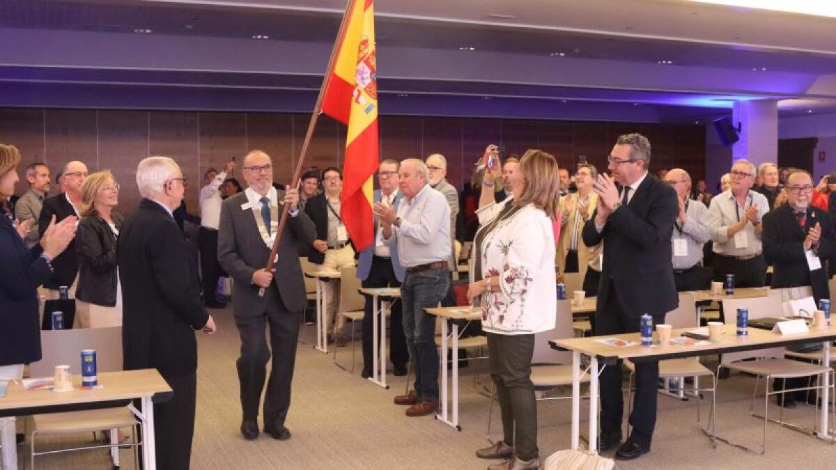 El alcalde da la bienvenida a Benidorm a la XVI Asamblea Rotary del Distrito 2203