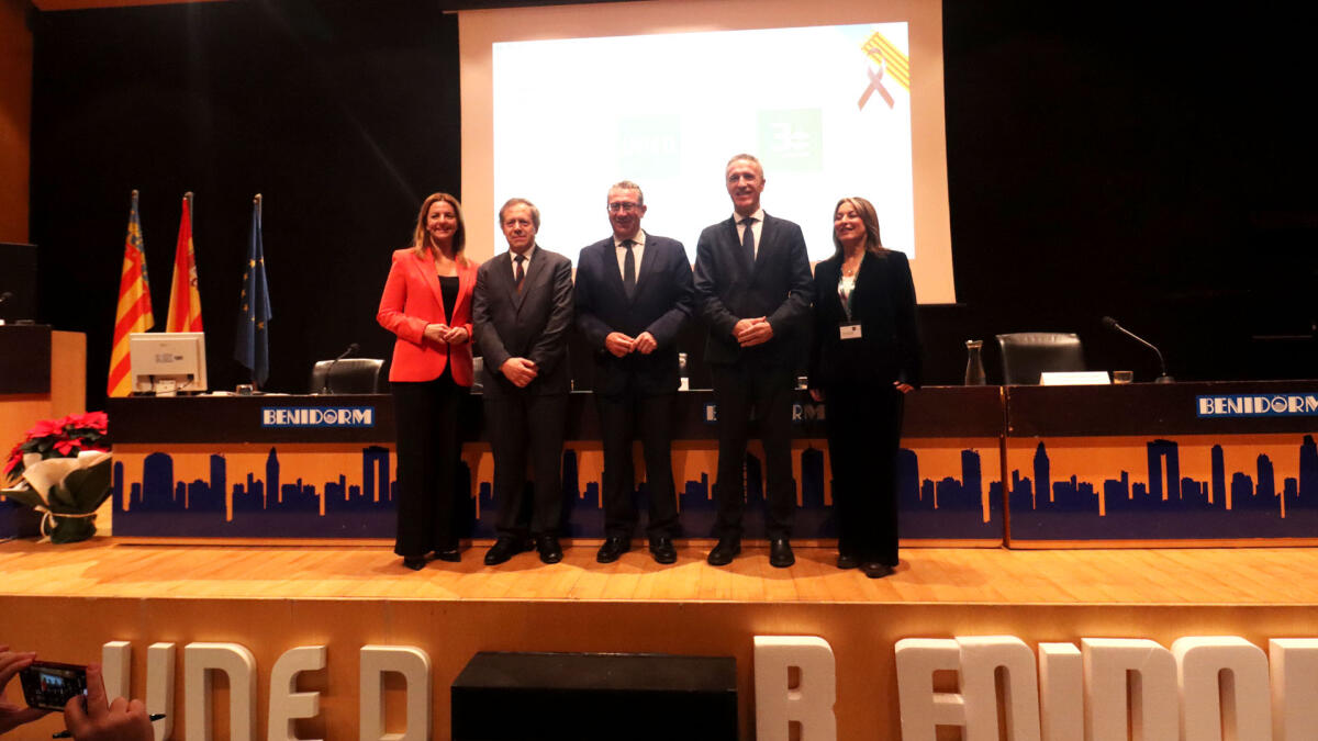 Benidorm acoge el acto de apertura del curso académico de la UNED en el 30 aniversario de su sede en la ciudad 