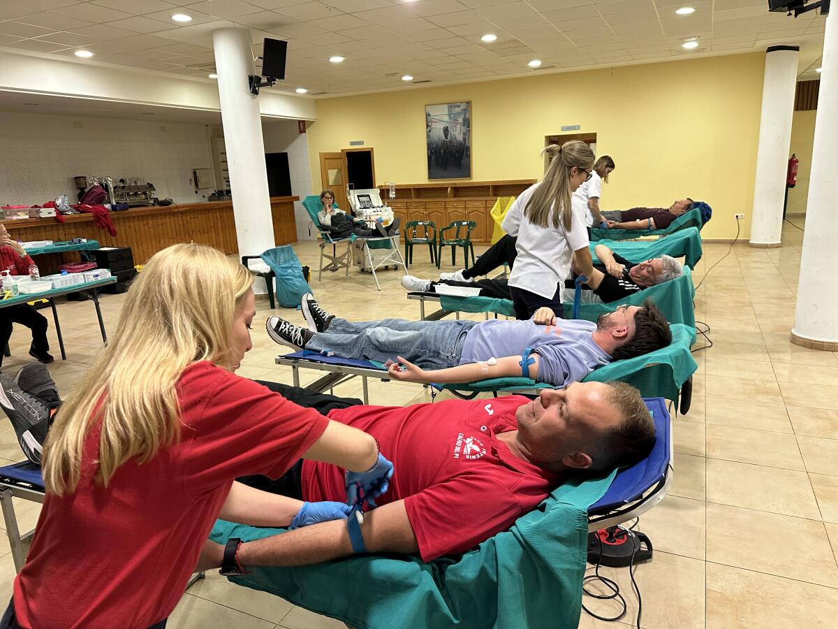 53 solidari@s donaron sangre ayer en el Cirer