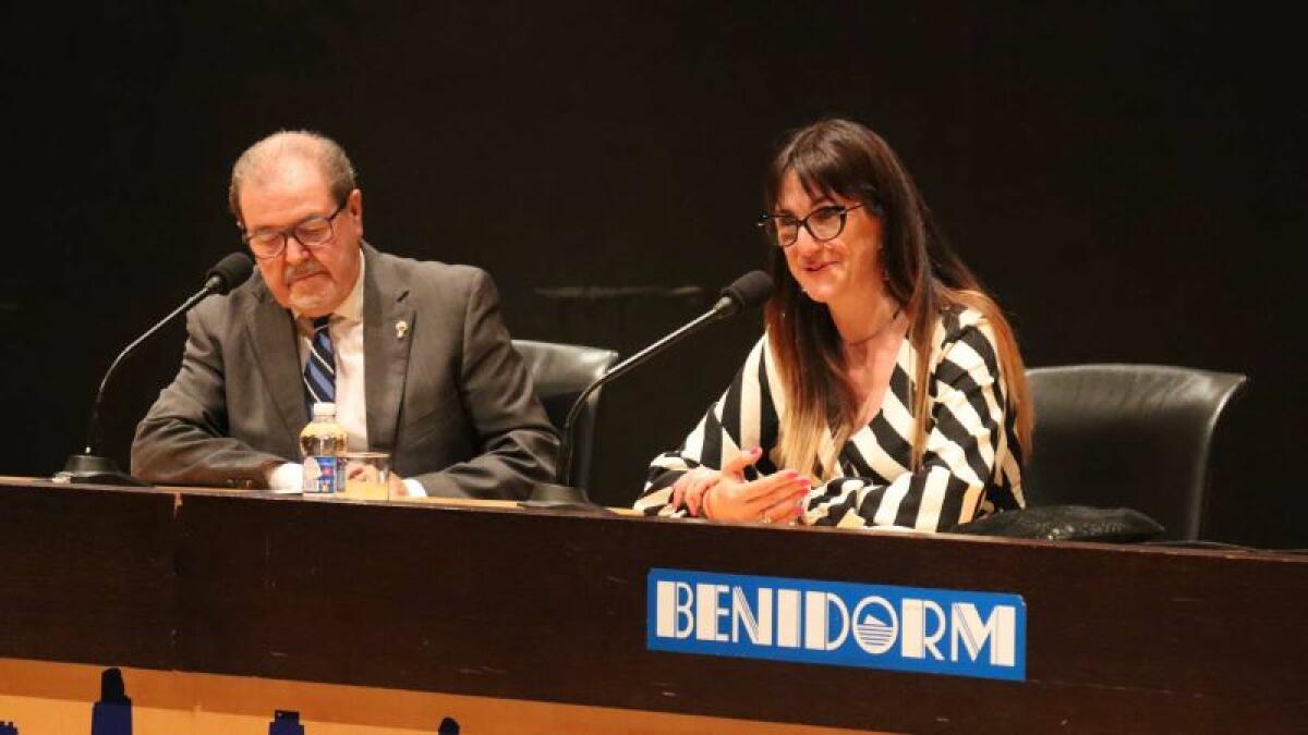 Blanca Navarro presenta en Benidorm su libro ‘Al salir de Yad Vashem’ con el fin de “mantener vivo el espíritu del holocausto”