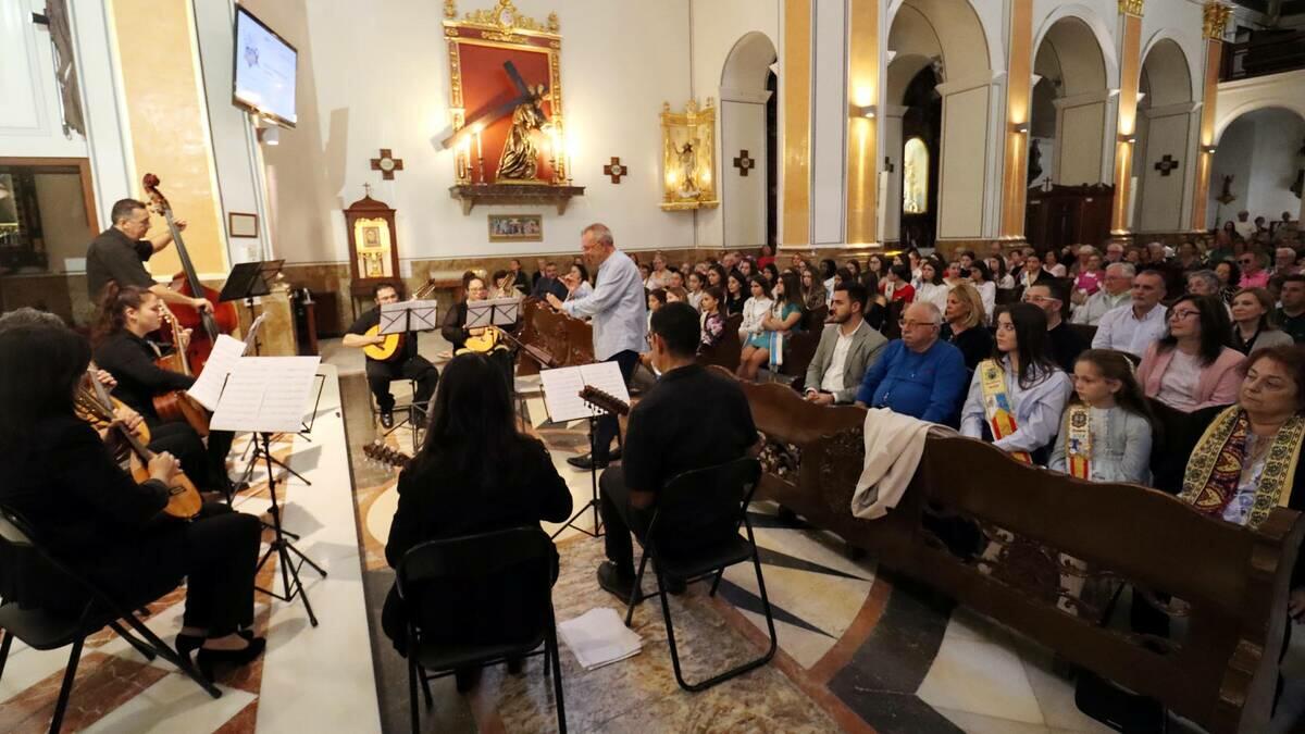 Concierto en Sant Jaume y Santa Anna de la Orquesta de Pulso y Púa de ‘La Barqueta’