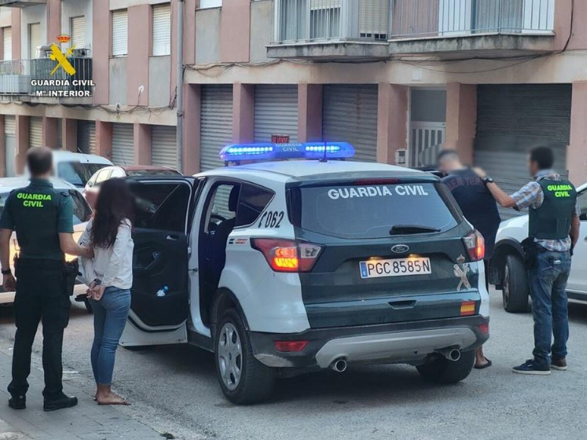 La Guardia Civil detiene a una pareja dedicada al robo de viviendas 