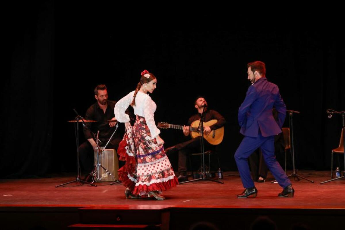 Fefa Gómez y Jeff Cruz brillan en la celebración del Día Internacional de la Danza en l’Alfàs del Pi