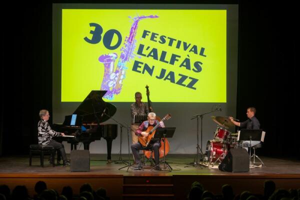 Más de 150 personas asisten al concierto de Claudio Piastra Quartet en el 30 Festival ‘L’Alfàs en Jazz’ 