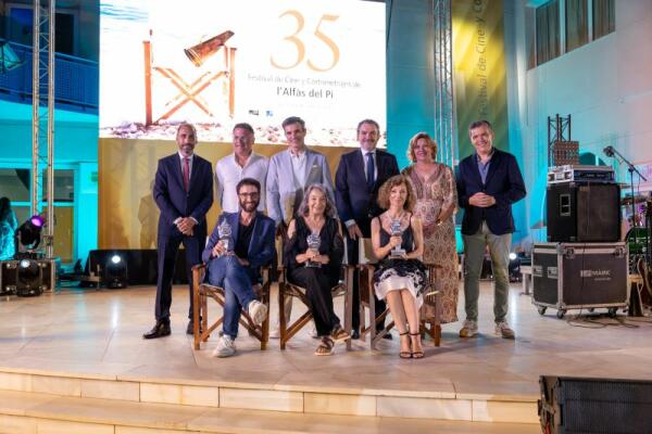 Carmen Sevilla levanta una oleada de aplausos en el inicio del Festival de Cine de l’Alfàs  