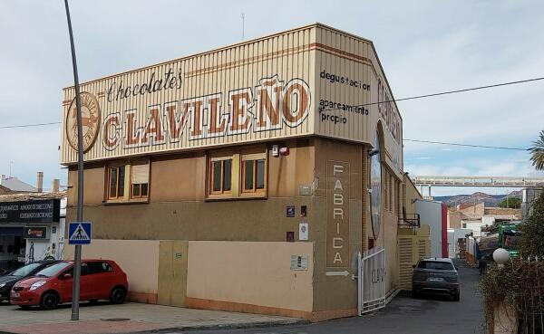 El Ayuntamiento de Villajoyosa da luz verde a la construcción de la nueva fábrica de Chocolates Clavileño