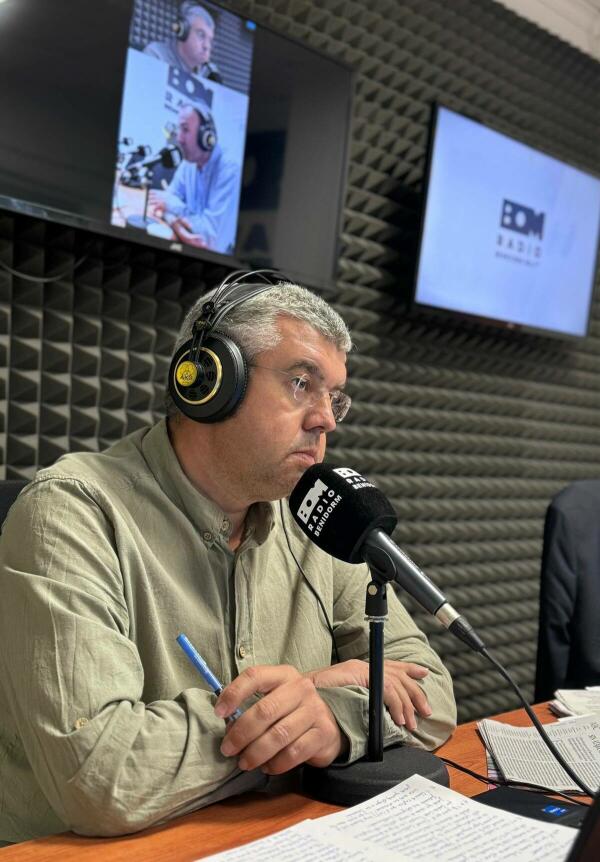 Álvaro Lazaga, Matías Romá y Luis Navarro, Vicente Saval, Joserra González de Zárate y Piedad Rodríguez, hoy en AIRE FRESCO. 