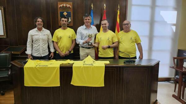 El Alcalde Marcos Zaragoza recibe al Club de Tenis Taula La Vila Joiosa tras proclamarse campeón de la liga superautonómica y ascender a la liga nacional