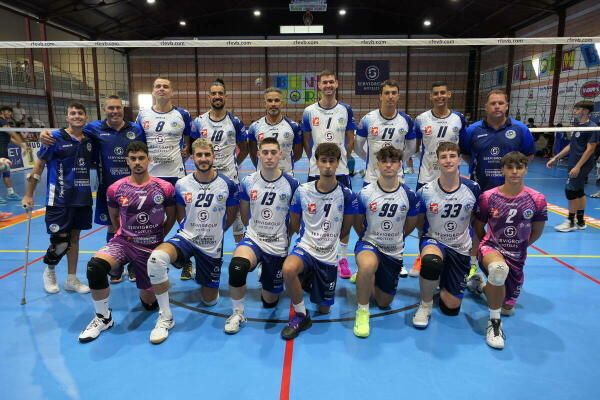 El Servigroup Playas de Benidorm asegura su pase a la final con un sólido 3-0 ante el Volei Villena Petrer