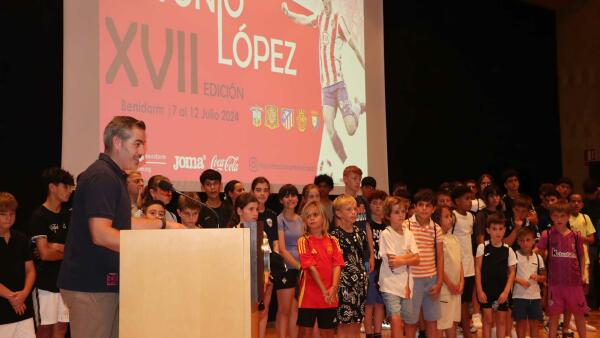 El XVII campus de fútbol ‘Antonio López’ arranca con casi 80 inscritos