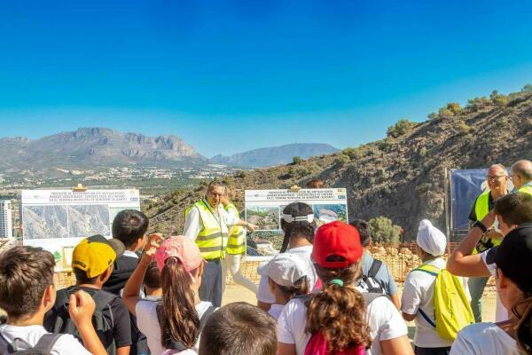 Más de 400 escolares de Benidorm visitan la Cantera del Racó de l’Infern para conmemorar el Día Mundial del Medio Ambiente