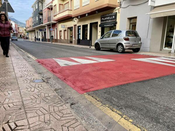 Callosa d’en Sarrià finaliza las obras de instalación de reductores de velocidad en las carreteras d’Alacant y Alcoi. 