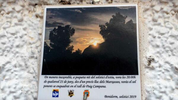 Tras las nubes, el sol atraviesa un año más El Portell del Puig Campana  