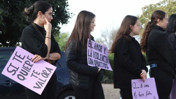 Benidorm se vuelca en la celebración del Día Internacional para la Eliminación de la Violencia contra la Mujer 