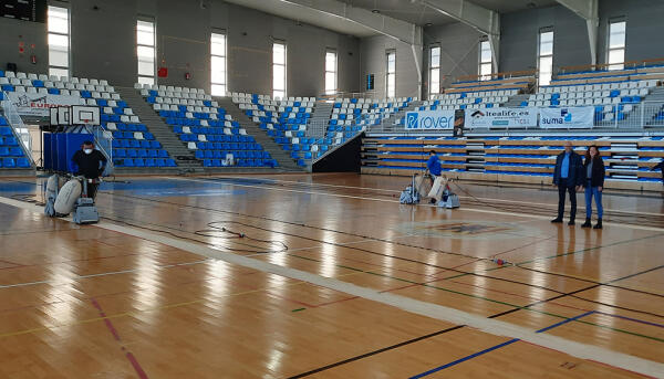 Se restaura el pavimento de la pista del Palau d’Esports Vila d’Altea 