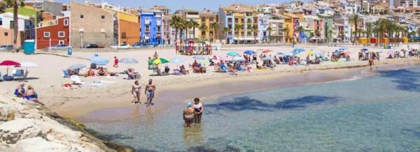 Turisme CV galardona con 11 distintivos ‘Q de Calidad Turística’ a las playas de la Vila Joiosa y su oficina Tourist Info